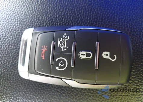 2025 Ram 1500 Big Horn 4X2 5'7 Box z USA, uszkodzony, nr VIN 1C6RREFG7SN740902